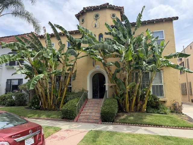 Apartment for rent in Canoga Park, California
