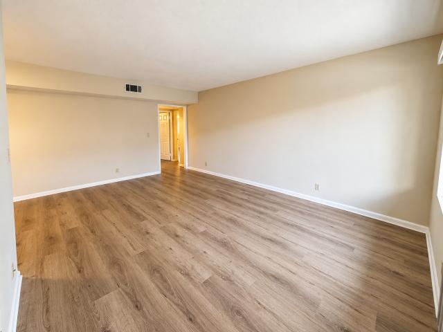 Apartment for rent in Burbank, Los Angeles County