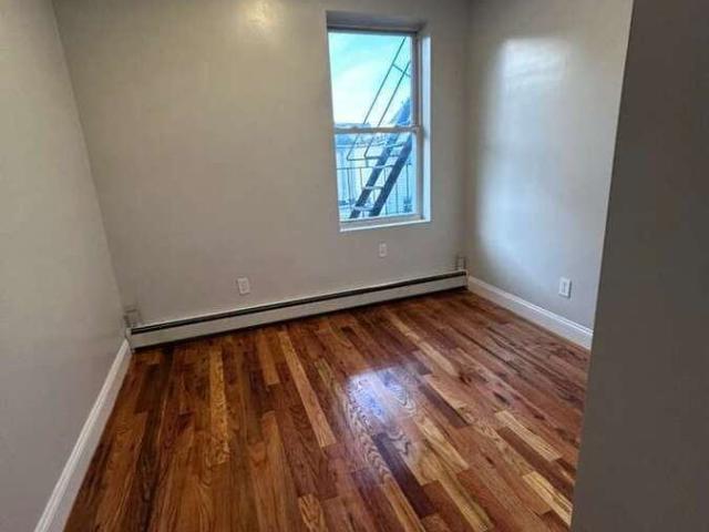 Apartment for rent in Glenwood, New York