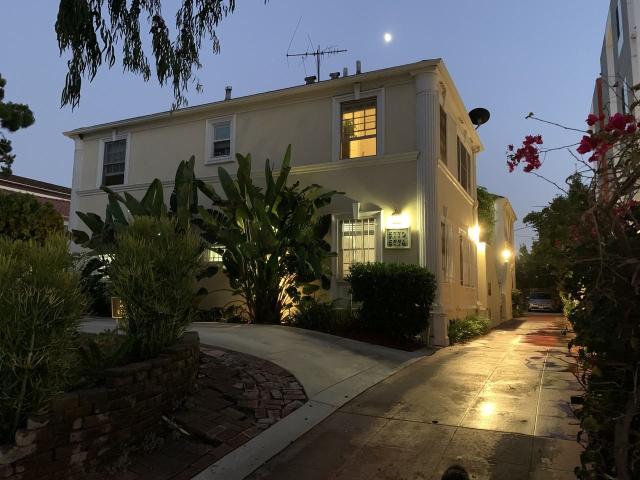 Apartment for rent in Canoga Park, California