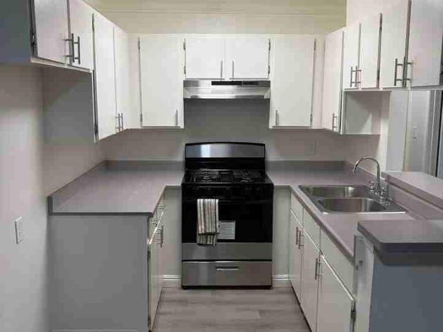 Apartment for rent in Canoga Park, California
