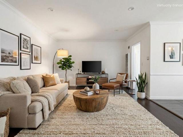 Apartment for rent in Canoga Park, California
