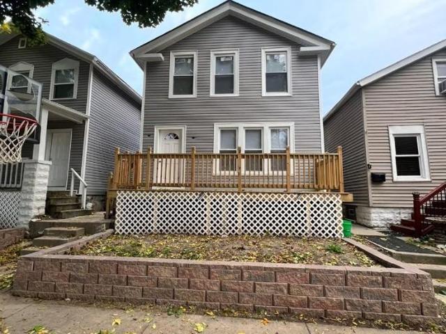 Apartment for rent in Walker Square, Milwaukee