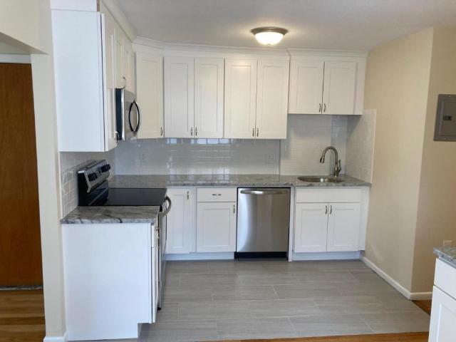 Apartment for rent in Clarendon Hills, Boston