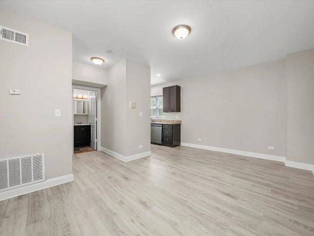 Apartment for rent in Chicago Park, Illinois