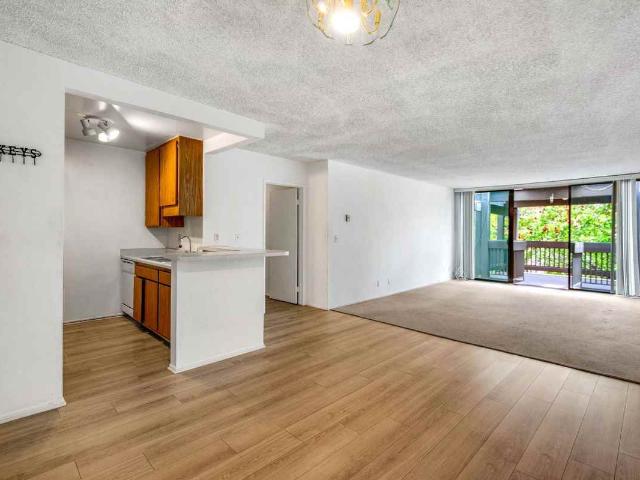 Apartment for rent in Canoga Park, California