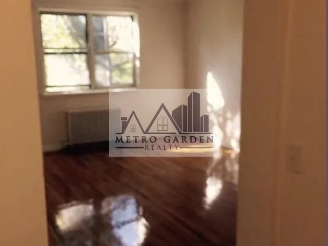 Apartment for rent in Arverne, New York