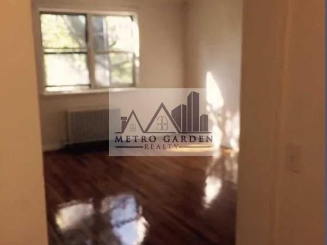 Apartment for rent in Arverne, New York