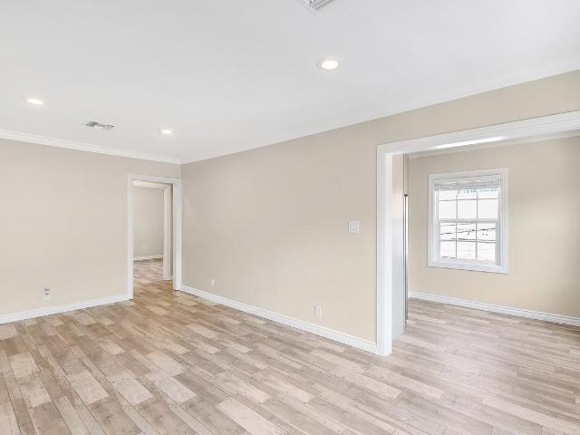 Apartment for rent in Canoga Park, California