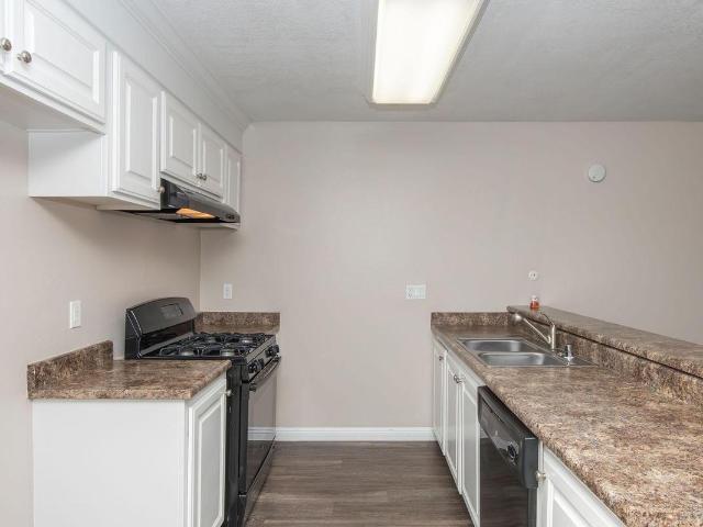 Apartment for rent in Cypress, California