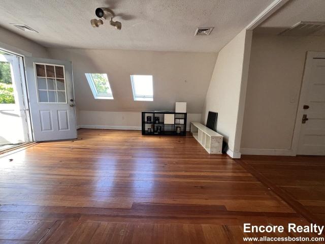Apartment for rent in Brookline