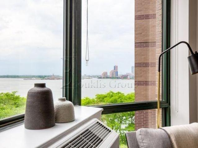 Apartment for rent in Arverne, New York