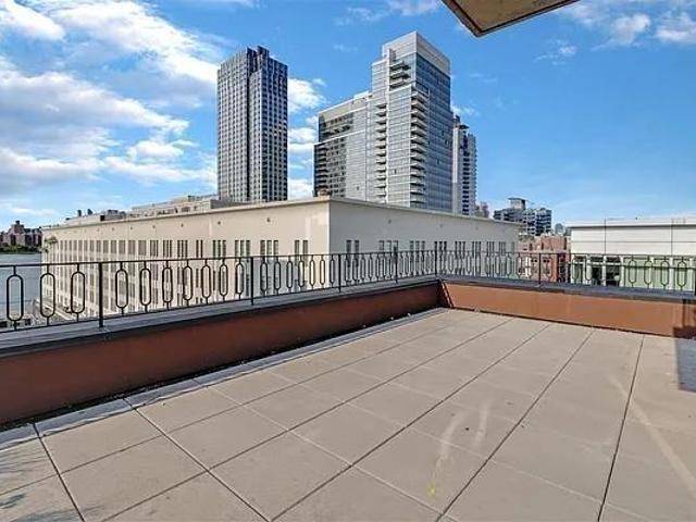 Apartment for rent in Arverne, New York
