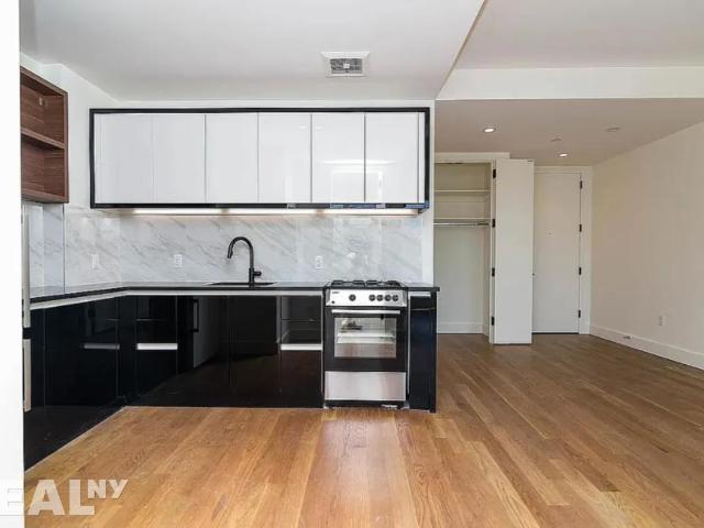 Apartment for rent in Arverne, New York