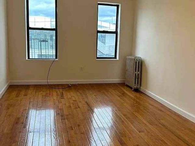 Apartment for rent in Arverne, New York