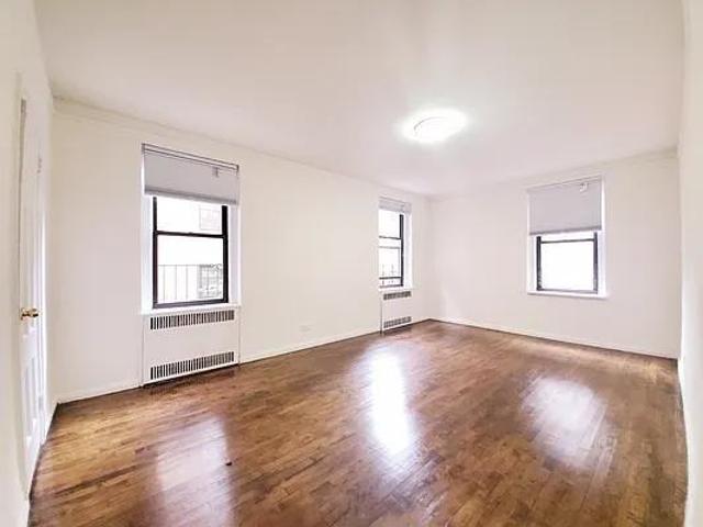 Apartment for rent in Arverne, New York