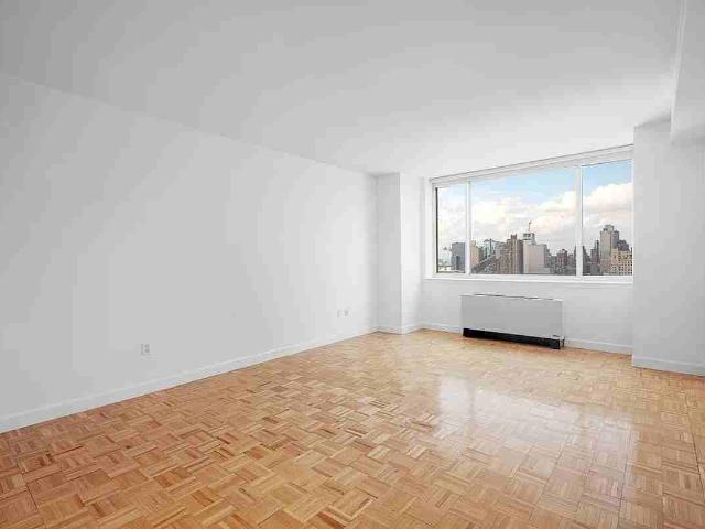 Apartment for rent in Arverne, New York