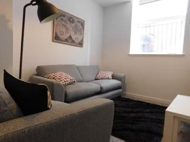 Apartment for rent in Lower Wyke, West Yorkshire