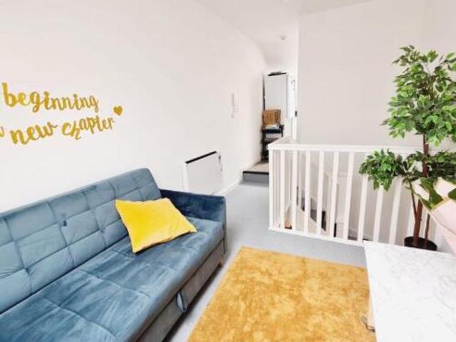 Apartment for rent in Kirkstall, West Yorkshire