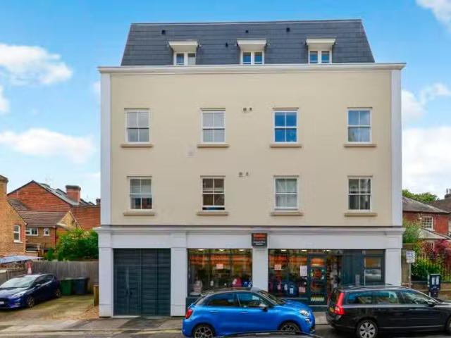 Apartment for rent in Merrow, Guildford