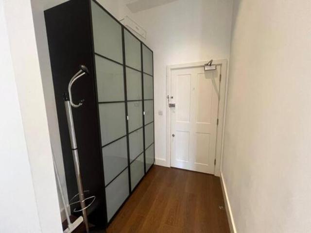 Apartment for rent in Cat Hill, England