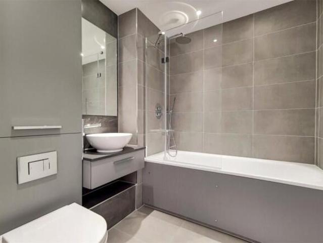 Apartment for rent in Cat Hill, England