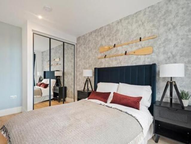 House for rent in Row Town, Surrey