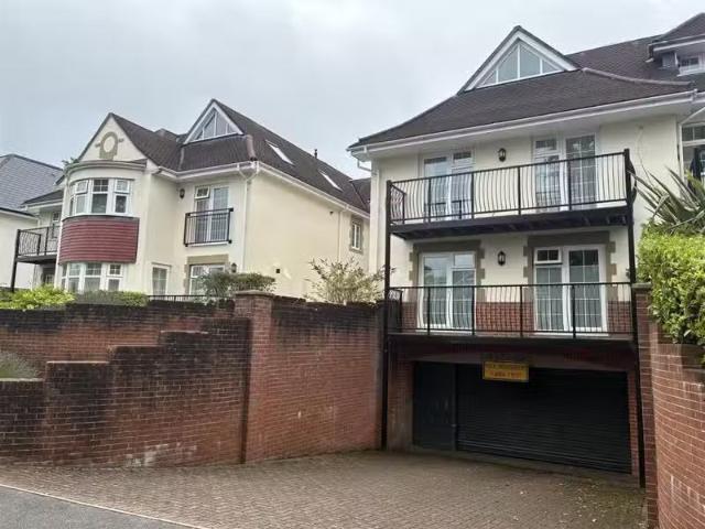 Apartment for rent in Penn Hill, Poole