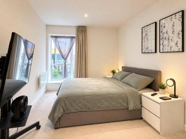 Apartment for rent in Cat Hill, England