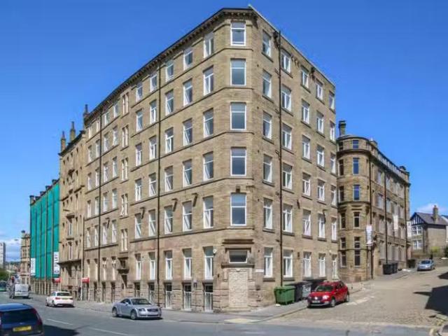 Apartment for rent in Frizinghall, West Yorkshire