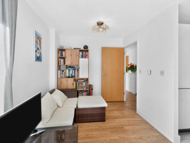 Apartment for rent in Cat Hill, England