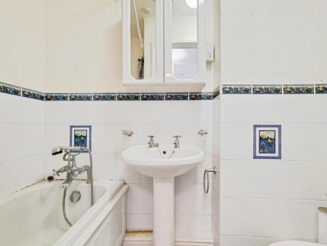 Apartment for rent in Cat Hill, England