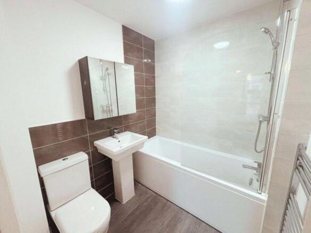 Apartment for rent in Cat Hill, England