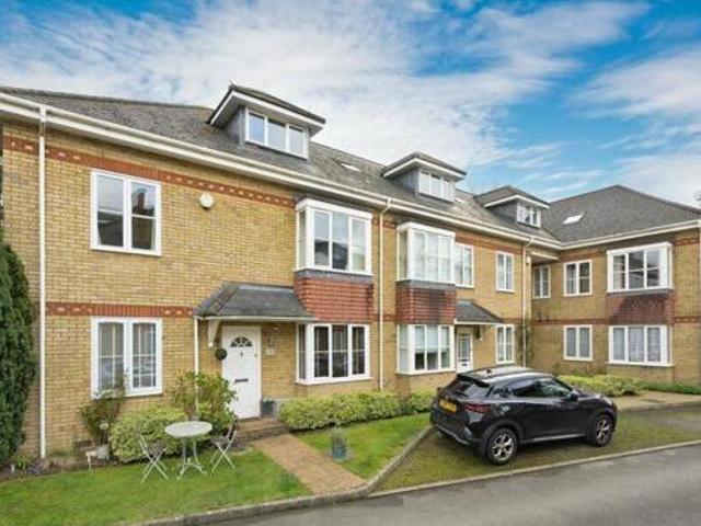House for rent in Ascot