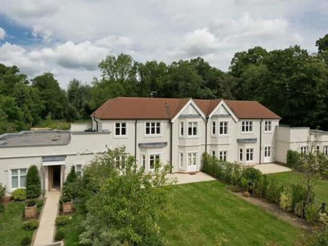 House for sale in Ascot