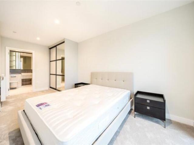Apartment for rent in Cat Hill, England
