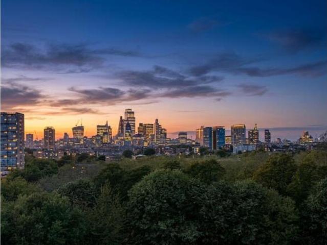 Apartment for rent in Cat Hill, England