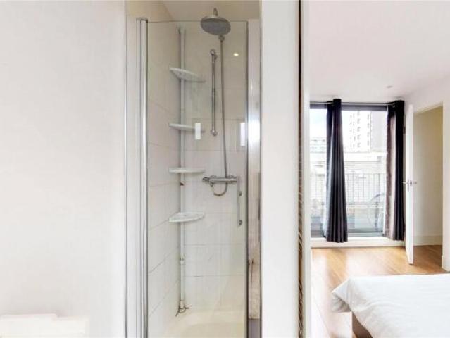 Apartment for rent in Cat Hill, England