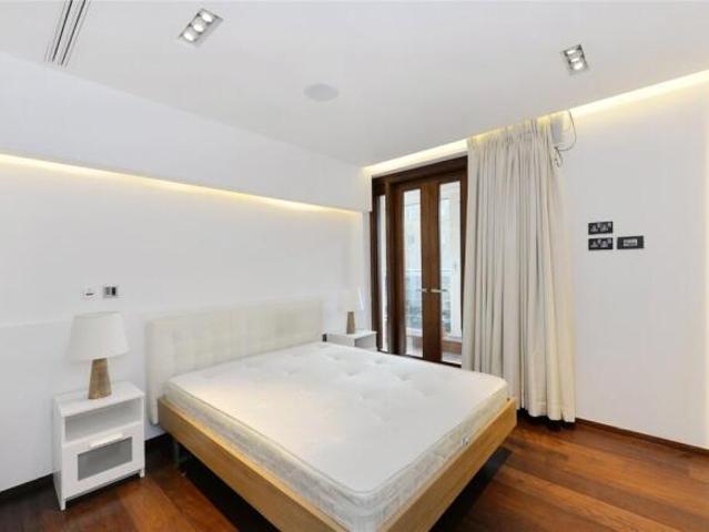 Apartment for rent in Cat Hill, England