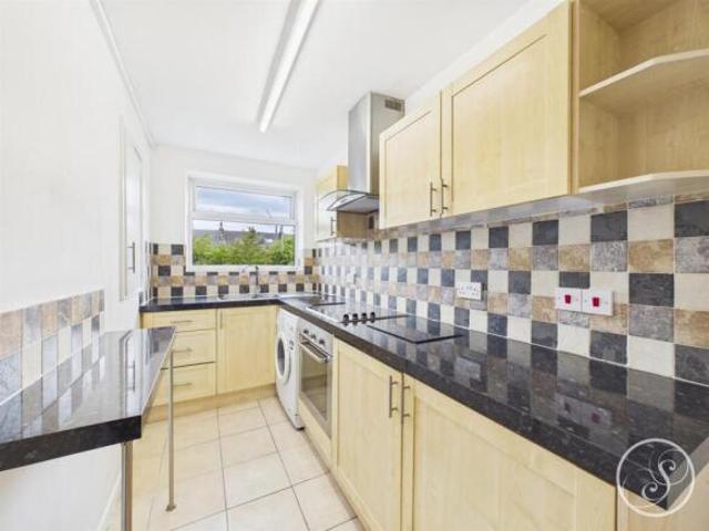 Apartment for rent in Shadwell, West Yorkshire