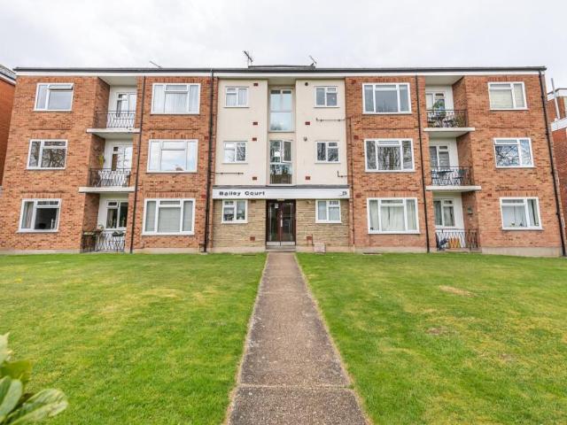 Apartment for rent in Highams Park