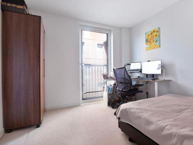 Apartment for rent in Cat Hill, England