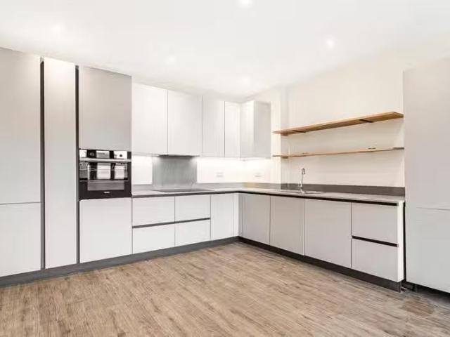 Apartment for rent in Penge, Greater London