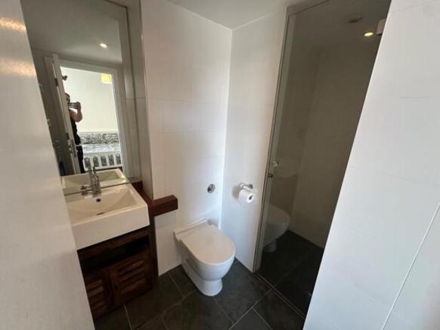 Apartment for rent in Old Hall Street, Comers