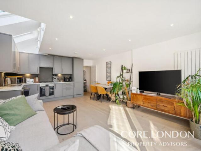 Apartment for rent in Barnes, Greater London