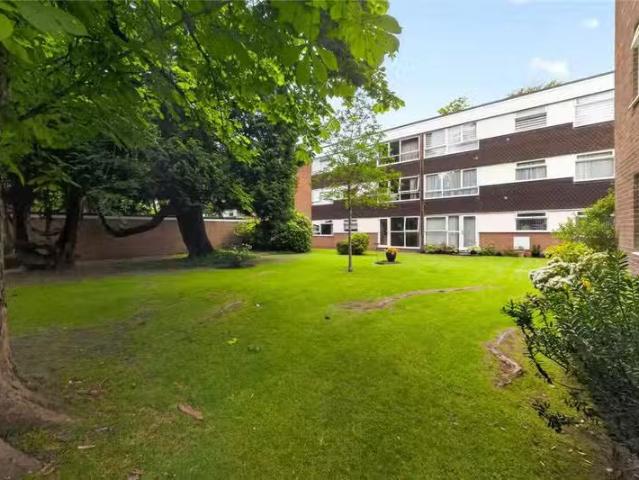 Apartment for rent in Blossomfield, West Midlands