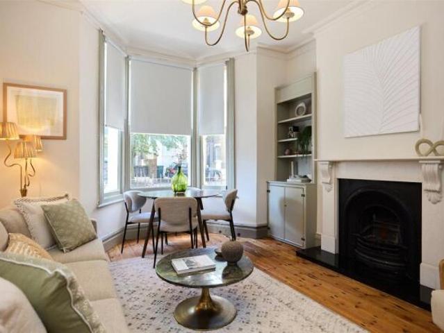 Apartment for rent in Cat Hill, England
