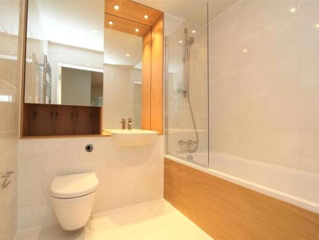 Apartment for rent in Brentford, Greater London