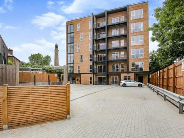 House for rent in Brentford End, Greater London
