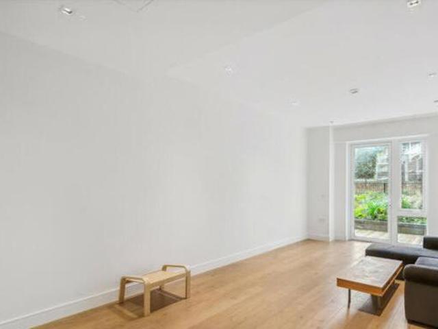 House for rent in Brentford End, Greater London
